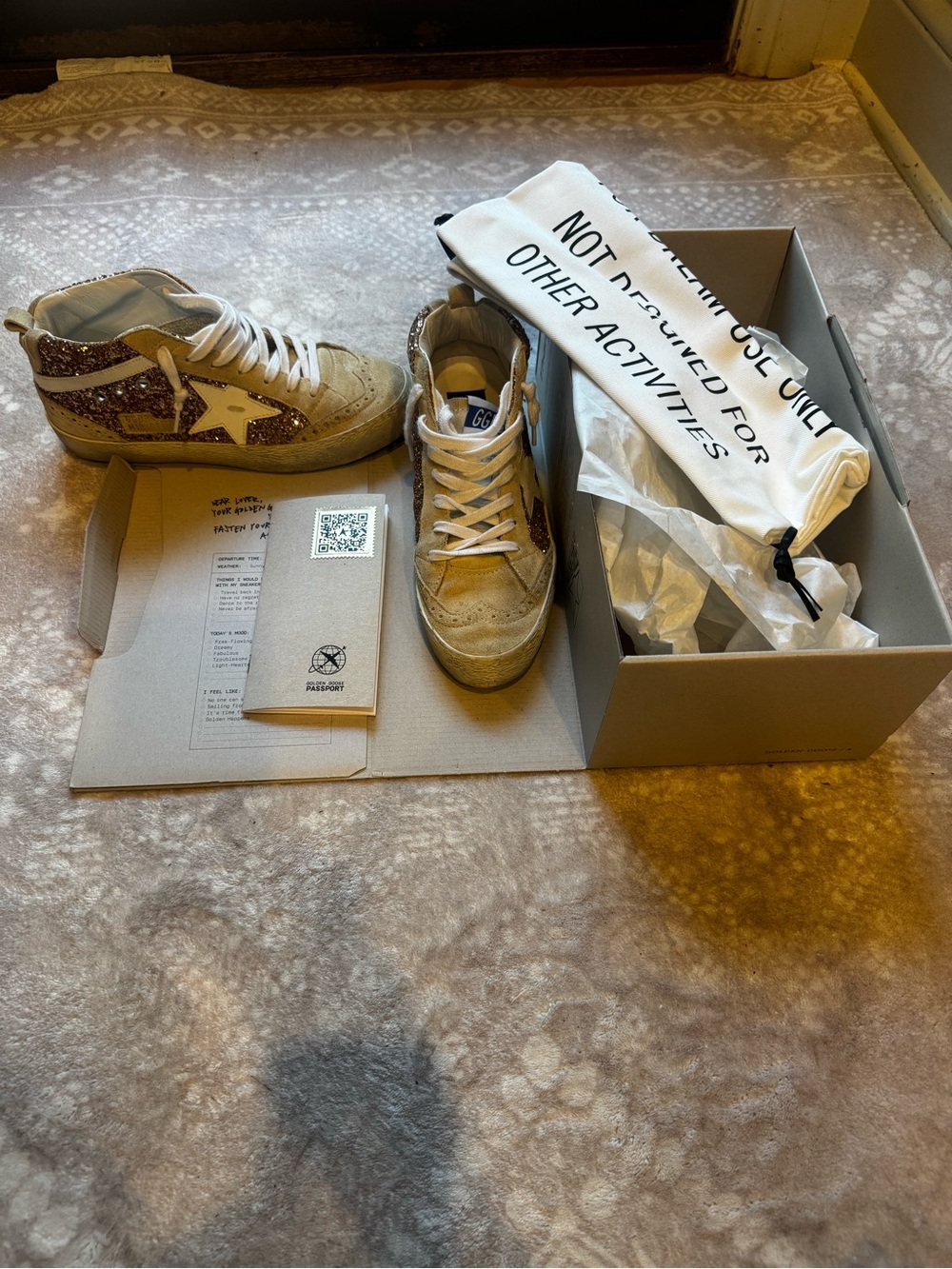 Golden Goose Sz 7 Ball Star Mid-Top Sneakers w/ Gold Glitter $655 MSRP EEUC